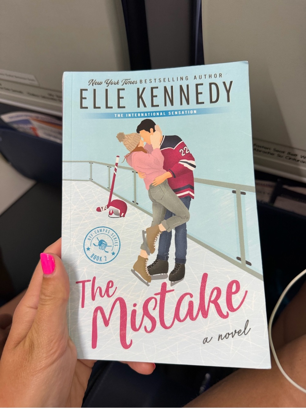 Elle Kennedy - The Mistake (Light Blue & Pink Cover)